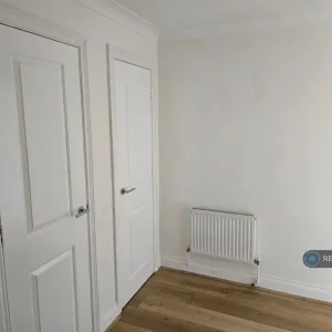 2 bedroom flat in Manor Street, Gillingham, ME7 (2 bed) (#2584301) - Image 5