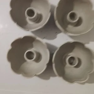 Flower petal candle stickholders 2 sets of 4 - Image 2