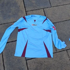 15 x Football kit tops - Image 2