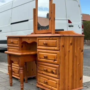 A QUALITY SOLID PINE DRESSING TABLE / STOOL & MIRROR - Image 3