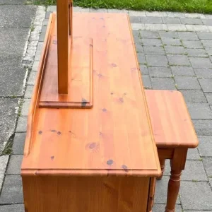 A QUALITY SOLID PINE DRESSING TABLE / STOOL & MIRROR - Image 8