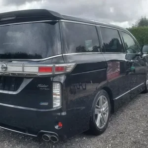 Nissan Elgrand e52 3.5cc rider auto black japanese import leather 41k miles - Image 3