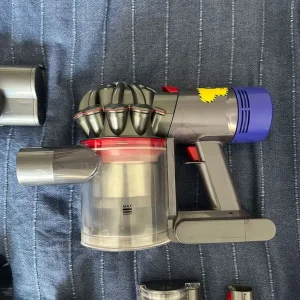 Dyson V7 Vacuum Cleaner Hoover - Good Condition - Image 2