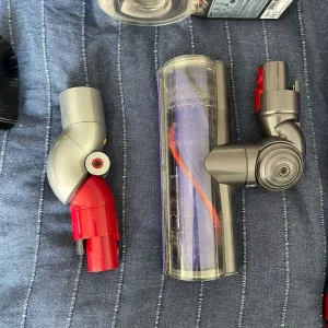 Dyson V7 Vacuum Cleaner Hoover - Good Condition - Image 3