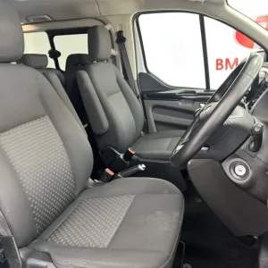 2020 Ford Tourneo Custom 2.0 320 EcoBlue Zetec Minibus Double Cab 5dr Diesel Manual L2 Euro 6 (s/... - Image 3