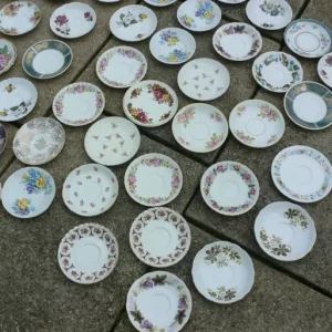 50 MIXED VINTAGE CHINA SAUCERS LOT - Image 2