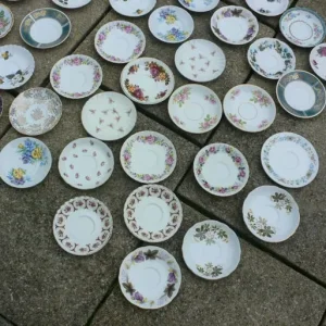 50 MIXED VINTAGE CHINA SAUCERS LOT - Image 6