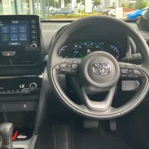 2023 Toyota Yaris Cross 1.5 Hybrid Design 5dr CVT Hybrid Estate Estate Hybrid Automatic - Image 8