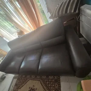 l4 seater eather sofa bed perfect condition - Image 3