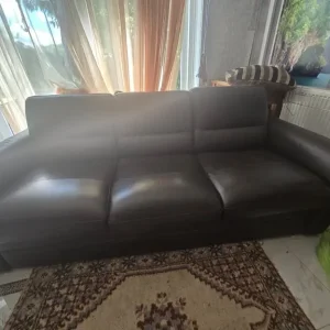 l4 seater eather sofa bed perfect condition - Image 4