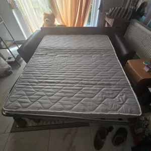 l4 seater eather sofa bed perfect condition - Image 5