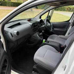 2012 Peugeot Partner 850 S 1.6 HDi 92 Van PANEL VAN Diesel Manual - Image 8