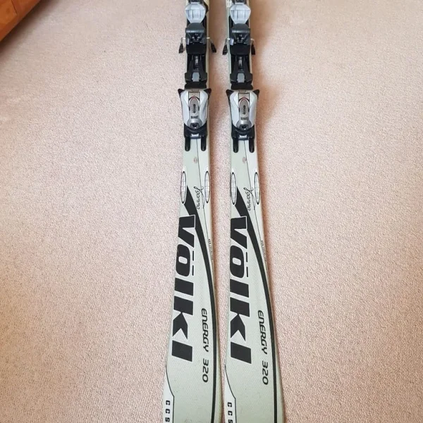 *Postage Available* Volkl Energy 320 163cm Skis + Marker M10 Bindings & Leki Stratos Poles + Bag