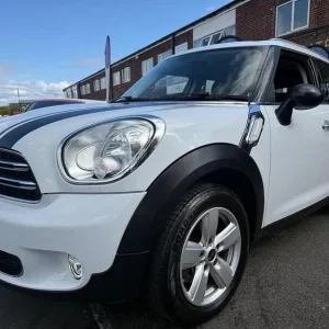 2016 MINI Countryman 1.6 One SUV 5dr Petrol Manual Euro 6 (s/s) (98 ps) SUV Petrol Manual - Image 4
