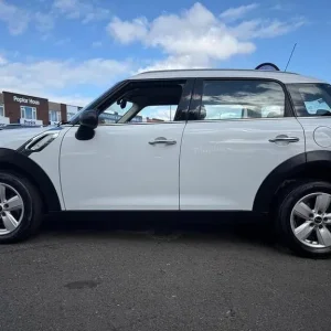 2016 MINI Countryman 1.6 One SUV 5dr Petrol Manual Euro 6 (s/s) (98 ps) SUV Petrol Manual - Image 6