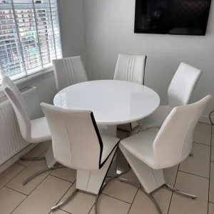 Dining table & chairs - Image 2