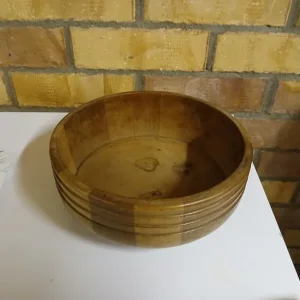Walnut wooden bowl, slight mark inside but good condition - Image 3