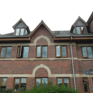 3 bedroom flat in Spring Heights, Redditch, B97 (3 bed) (#2584982)