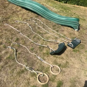 Children’s (water) Slide + complementary swings and handle bars - Image 4
