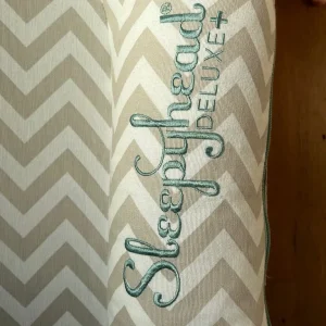 Sleepyhead Deluxe+ Baby Pod/Nest Bed/Dock-a-tot - Image 3