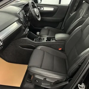 2019 Volvo XC40 1.5 T3 Momentum Pro 5dr Estate PETROL Manual - Image 5
