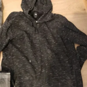 Mens leisurewear - Image 4