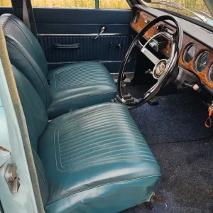 Ford corsair 1700 deluze 1966 classic car - Image 5