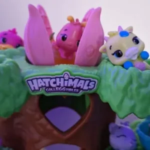 Hatchinals collectible set