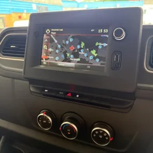 2021 Renault Master 2.3 dCi 35 Business+ FWD MWB Medium Roof Euro 6 4dr PANEL VAN Diesel Manual - Image 3