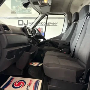 2021 Renault Master 2.3 dCi 35 Business+ FWD MWB Medium Roof Euro 6 4dr PANEL VAN Diesel Manual - Image 7