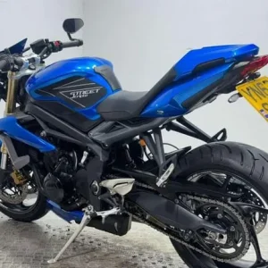 Triumph Street Triple 2013 18K VERY CLEAN WARRANTY 675CC - Image 5