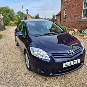 2011 Toyota Auris 1.33 Dual VVT-i Edition Euro 5 (s/s) 5dr HATCHBACK Petrol Manual - Image 3