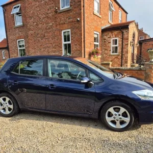 2011 Toyota Auris 1.33 Dual VVT-i Edition Euro 5 (s/s) 5dr HATCHBACK Petrol Manual - Image 4