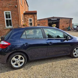 2011 Toyota Auris 1.33 Dual VVT-i Edition Euro 5 (s/s) 5dr HATCHBACK Petrol Manual - Image 5