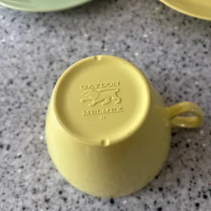 Vintage tea cups and saucers - Image 2