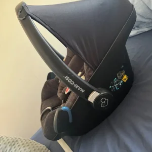 Maxi cosi pebble car seat - Image 2