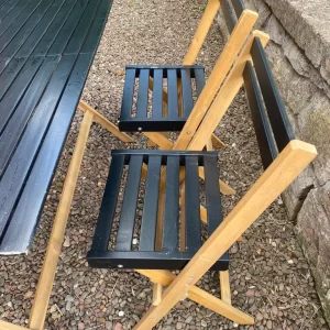 Wooden garden table and chairs - Image 2