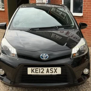 2012 Toyota Yaris 1.5 VVT-h T Spirit CVT Euro 5 5dr HATCHBACK Petrol/Electric Hybrid Automatic - Image 3