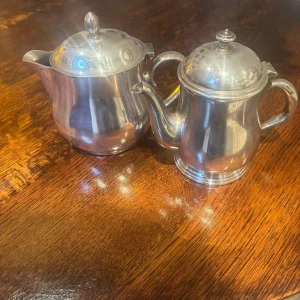 Silver plated teapot and creamer - Image 2