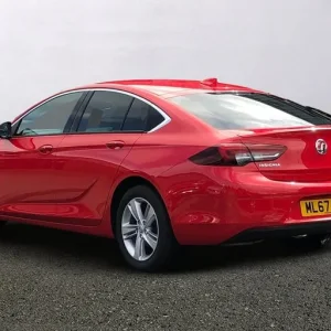 2017 Vauxhall Insignia 1.5T SRi Nav 5dr Hatchback PETROL Manual - Image 2
