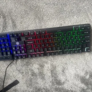 Light up gaming keyboard - Image 2