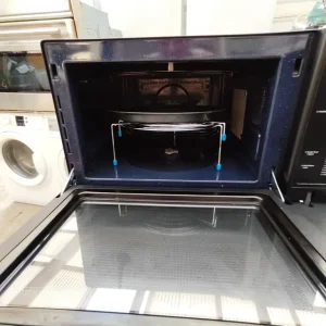 Samsung Combi smart microwave oven with air fry&steam, Brand new - Image 2