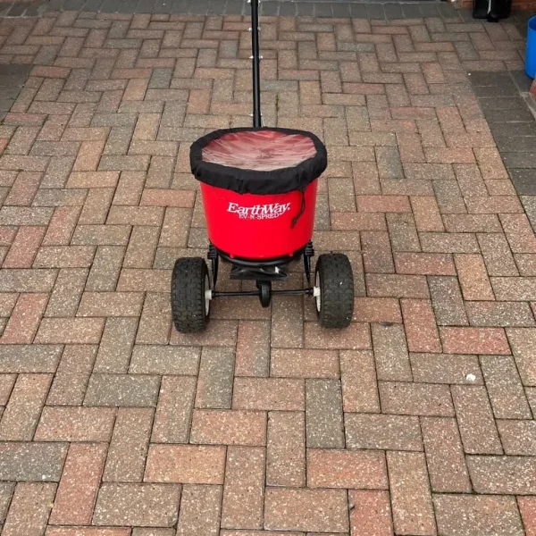 Earthway 2600a Fertiliser Spreader.