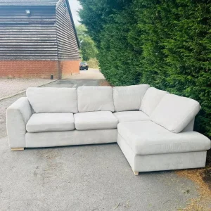 Corner sofa for £175 contact me on WhatsApp 7862172817 - Image 3