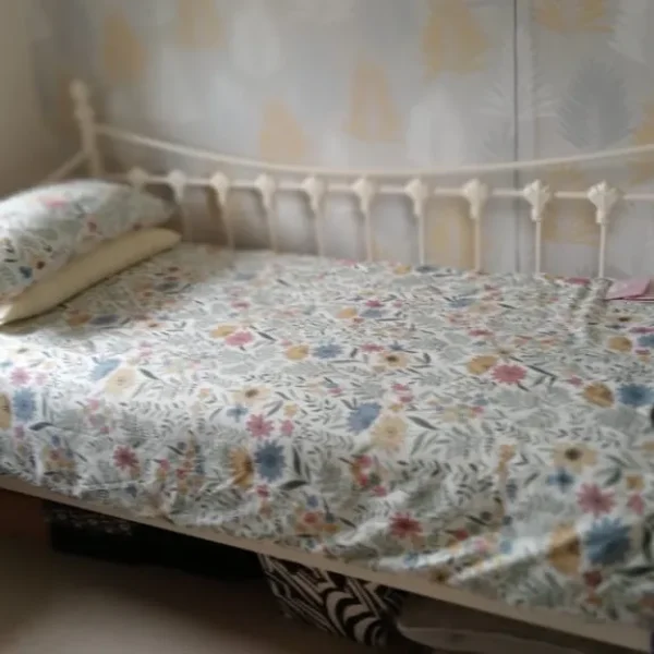 Cream single bed
