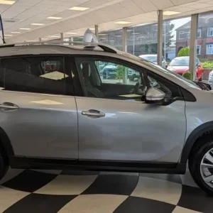 2017 Peugeot 2008 1.2 PureTech 110 Allure 5dr MANUAL PETROL 46000 MILES HATCHBACK Petrol Manual - Image 6