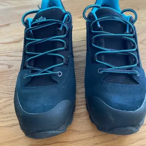 Ladies Hanwag hiking shoe - Image 2