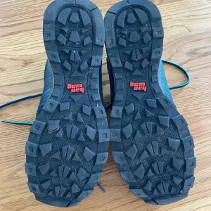 Ladies Hanwag hiking shoe - Image 3