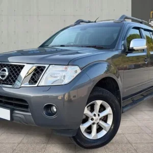 2015 Nissan Navara Double Cab Pick Up Tekna 2.5dCi 190 4WD Auto - Image 3