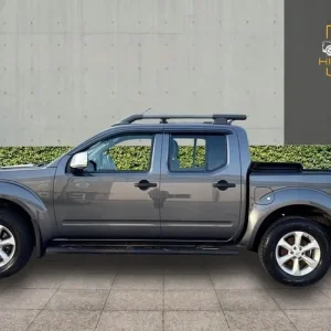 2015 Nissan Navara Double Cab Pick Up Tekna 2.5dCi 190 4WD Auto - Image 4